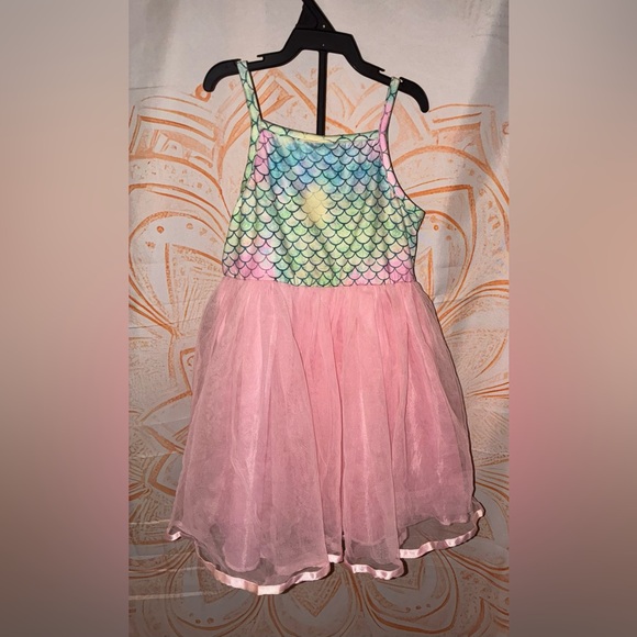Toddler Girl Bundle: Floral and Starry Tulle Dresses - Picture 11 of 12